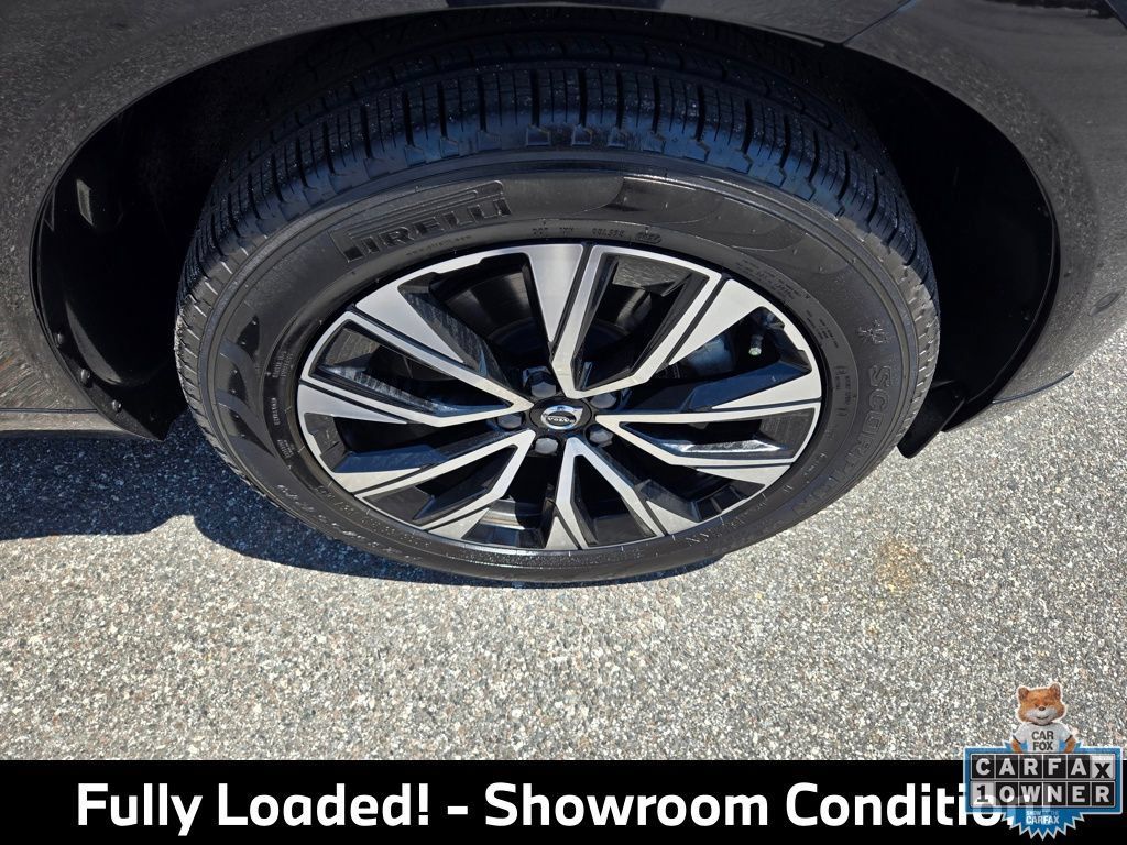 Used 2024 Volvo XC60 B5 Plus AWD/4WD image 11