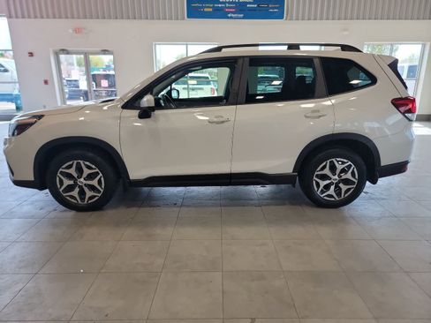 Used 2021 Subaru Forester Premium AWD/4WD image 8