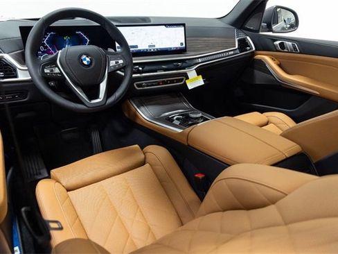 Certified 2025 BMW X5 xDrive40i w/ Premium Package image 24