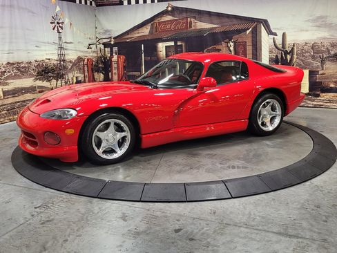 Used 1997 Dodge Viper GTS image 3
