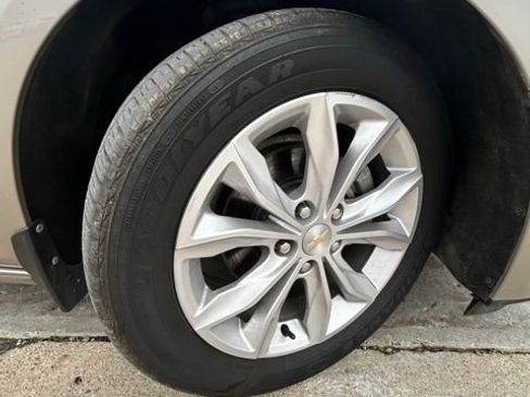 Used 2022 Chevrolet Malibu LT image 27