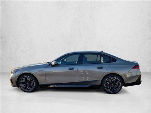 New 2026 BMW 550e xDrive image 5