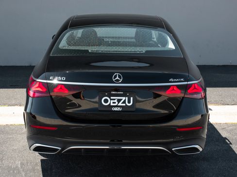 Used 2024 Mercedes-Benz E 350 4MATIC Sedan image 9