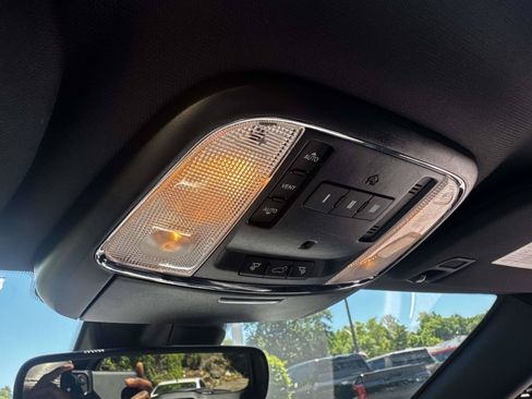 Used 2018 Jeep Grand Cherokee Limited AWD/4WD image 28