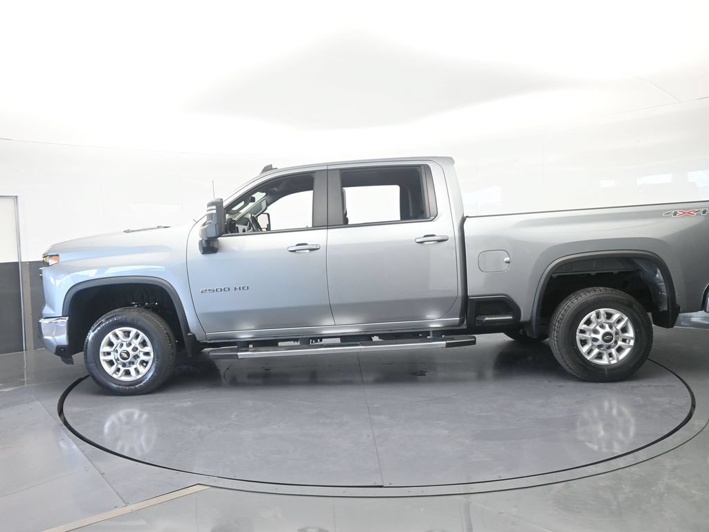 Used 2025 Chevrolet Silverado 2500 LT w/ Convenience Package AWD/4WD image 3