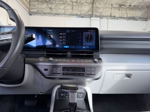 Used 2025 Hyundai Kona SEL image 18