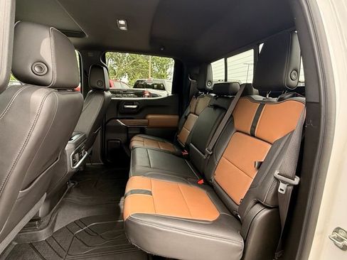 Used 2020 Chevrolet Silverado 1500 High Country w/ Technology Package AWD/4WD image 35