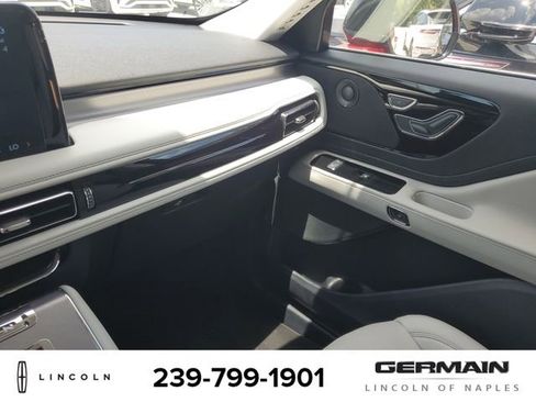 New 2025 Lincoln Aviator AWD w/ Equipment Group 101A image 33