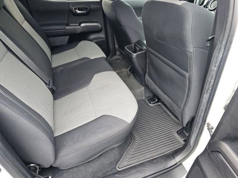 Used 2023 Toyota Tacoma 4x4 Double Cab image 6