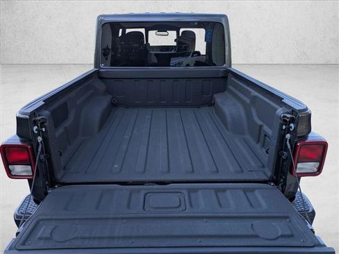 Certified 2025 Jeep Gladiator Sport image 16