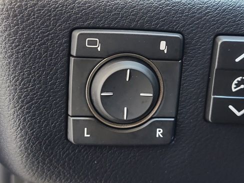 Used 2023 Lexus GX 460 Premium w/ Premium Package image 32