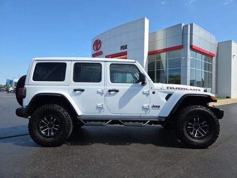 Used 2024 Jeep Wrangler Unlimited Rubicon AWD/4WD image 10