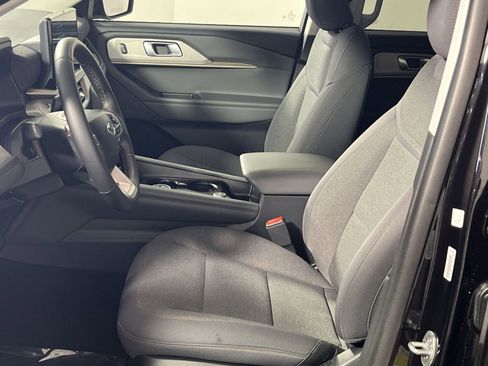 Used 2025 Ford Explorer Active RWD image 14