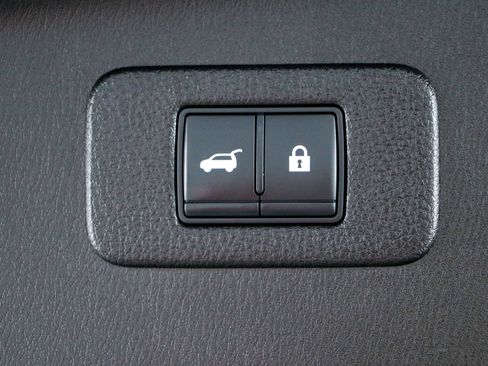 Used 2021 Nissan Armada Platinum RWD image 35