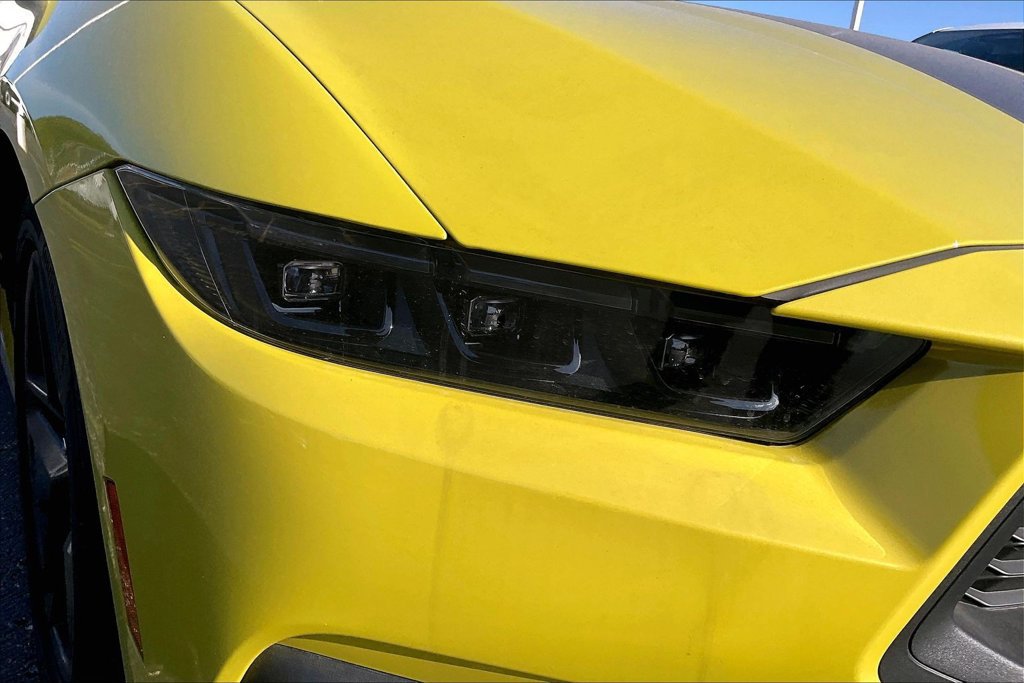 Used 2025 Ford Mustang Premium RWD image 28