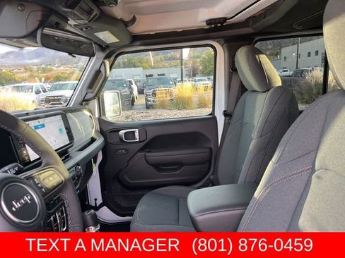 New 2025 Jeep Gladiator Sport AWD/4WD image 12