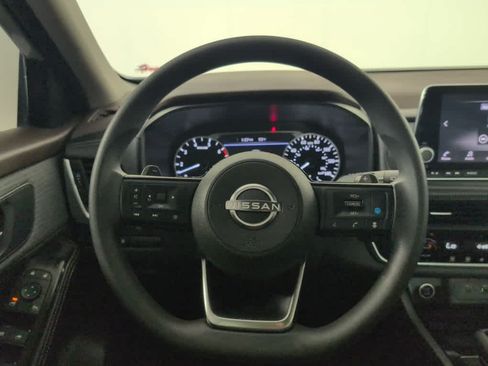 Used 2023 Nissan Rogue SV FWD image 16