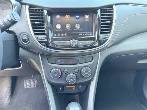 Used 2022 Chevrolet Trax LT w/ LT Convenience Package image 20