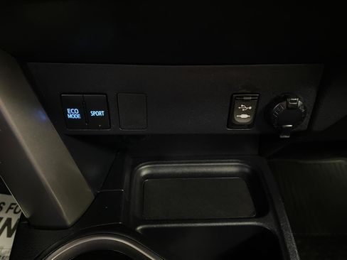 Used 2018 Toyota RAV4 LE w/ All Weather Liner Package AWD/4WD image 24