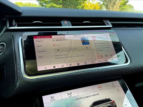 Used 2019 Land Rover Range Rover Velar S AWD/4WD image 33