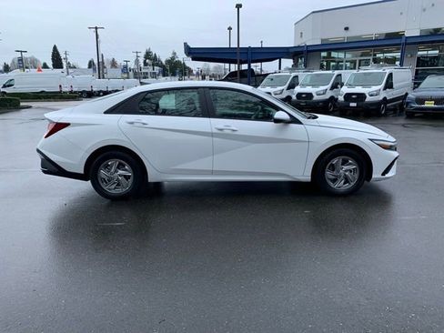 New 2026 Hyundai Elantra SE FWD image 6