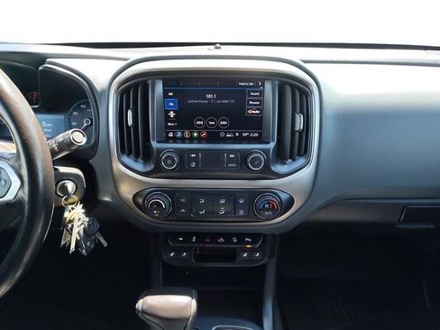 Used 2020 Chevrolet Colorado Z71 w/ Z71 Midnight Edition AWD/4WD image 11