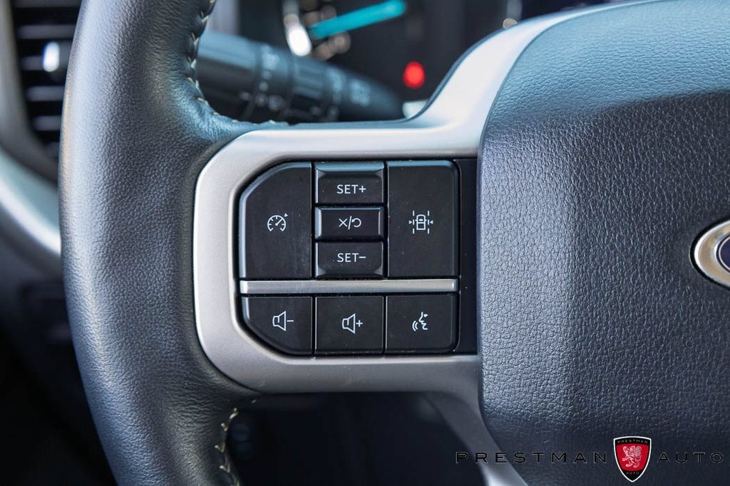 Used 2024 Ford Expedition XLT AWD/4WD image 28