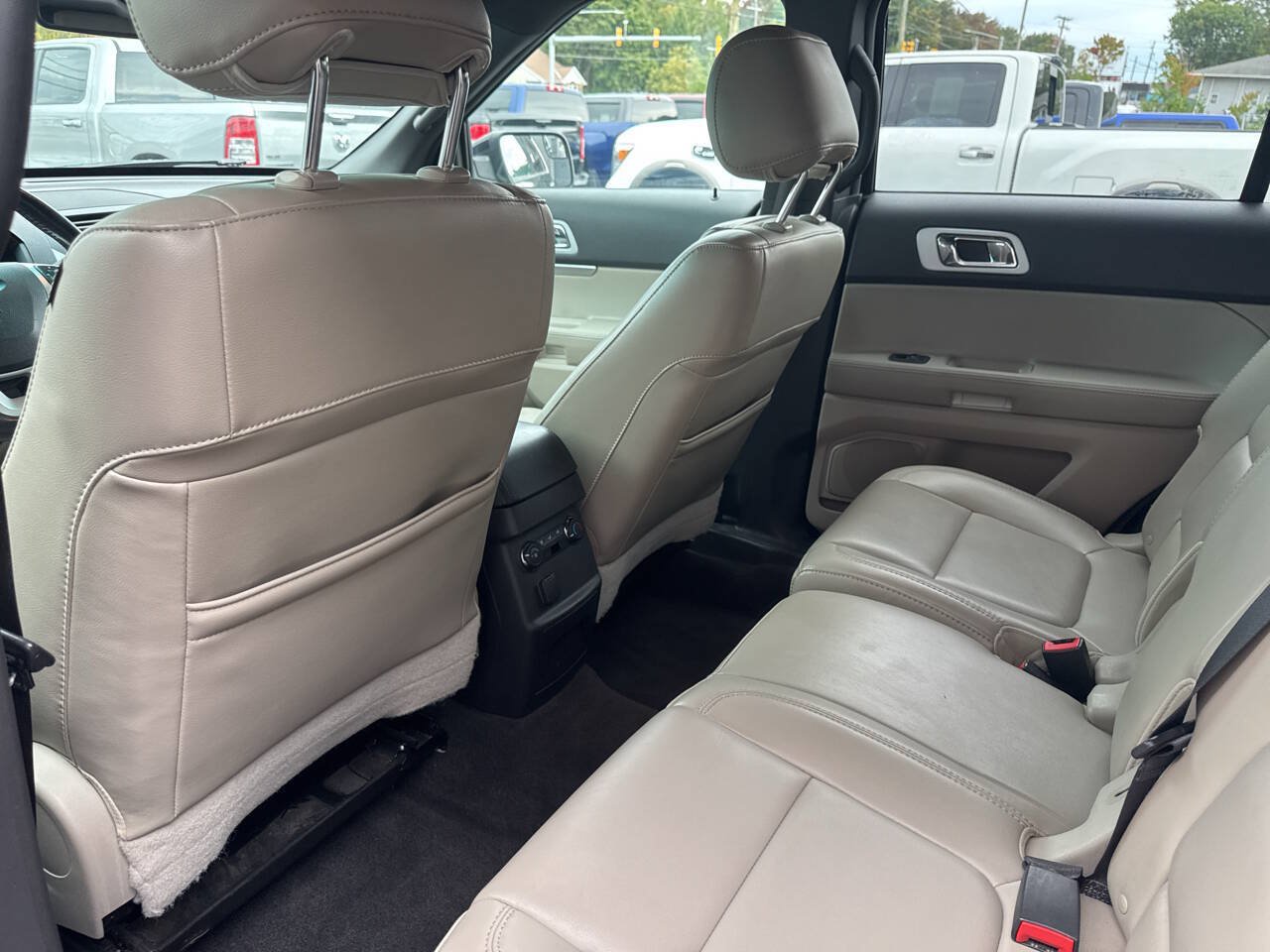 Used 2013 Ford Explorer XLT AWD/4WD image 18