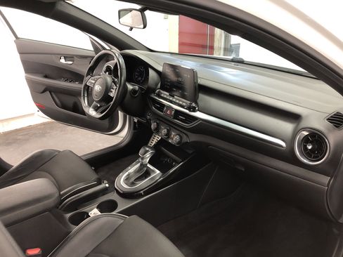 Used 2021 Kia Forte GT-Line image 9