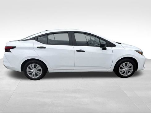 Used 2025 Nissan Versa S FWD image 21