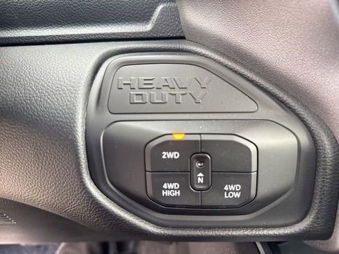 New 2026 RAM 2500 Laramie AWD/4WD image 17