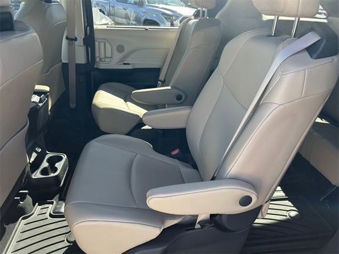 Used 2023 Toyota Sienna XLE image 18