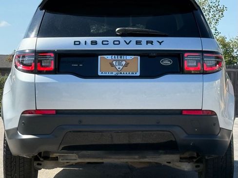Used 2020 Land Rover Discovery Sport SE image 4