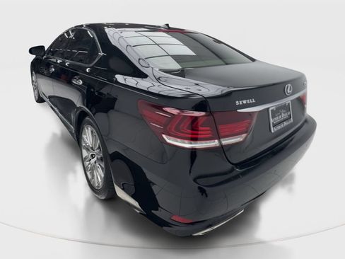Used 2015 Lexus LS 460 w/ Ultra Luxury Package RWD image 10