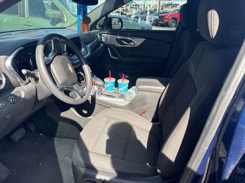 Used 2022 Chevrolet Blazer LT image 9