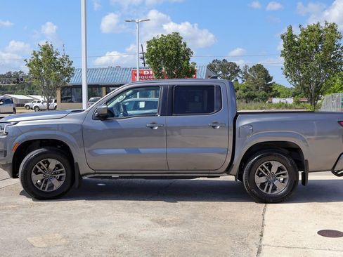 Used 2025 Nissan Frontier SV RWD image 23
