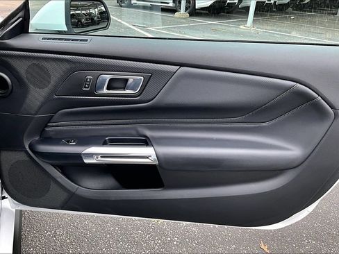 Used 2025 Ford Mustang Premium image 23