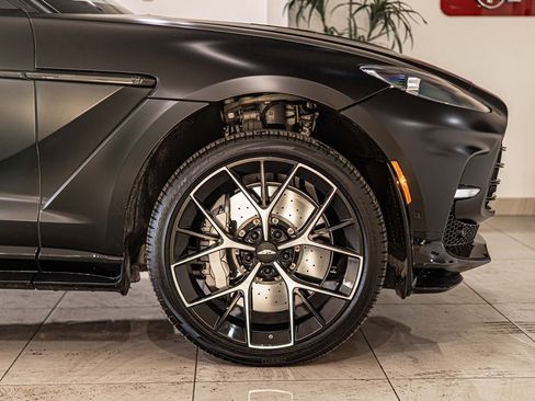 Used 2025 Aston Martin DBX 707 image 10