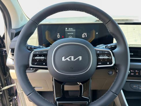 New 2026 Kia Carnival FWD image 25