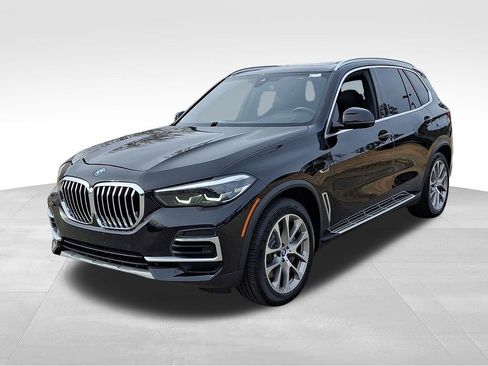 Used 2023 BMW X5 xDrive45e image 3