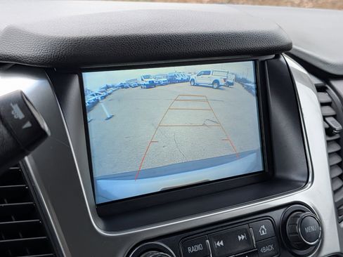 Used 2020 Chevrolet Suburban LT w/ Luxury Package image 18