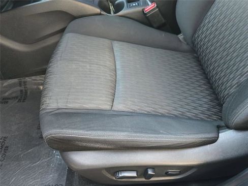 Used 2020 Nissan Rogue SV image 14