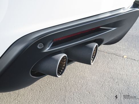 Certified 2022 Ferrari Roma image 7