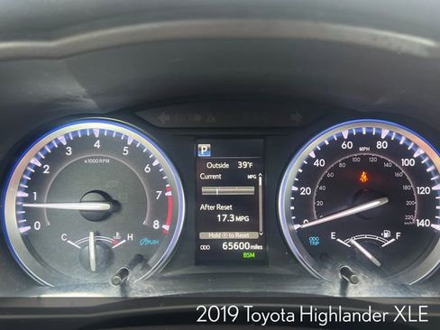 Used 2019 Toyota Highlander XLE image 20