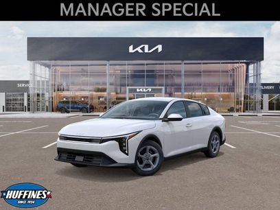 New 2025 Kia K4 LXS