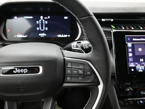 New 2025 Jeep Grand Cherokee L Altitude image 19