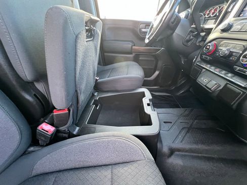 Used 2021 Chevrolet Silverado 1500 LT image 28