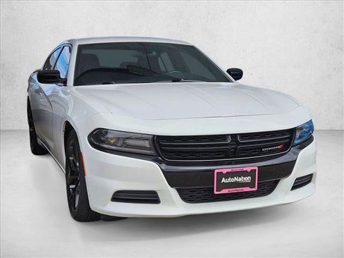 Used 2020 Dodge Charger SXT w/ Blacktop Package image 3