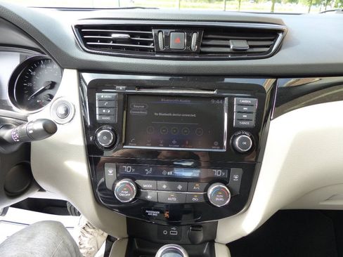 Used 2021 Nissan Rogue Sport SV FWD image 27
