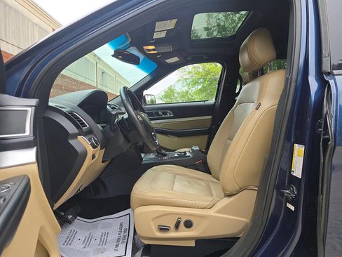 Used 2016 Ford Explorer XLT w/ Equipment Group 202A AWD/4WD image 9